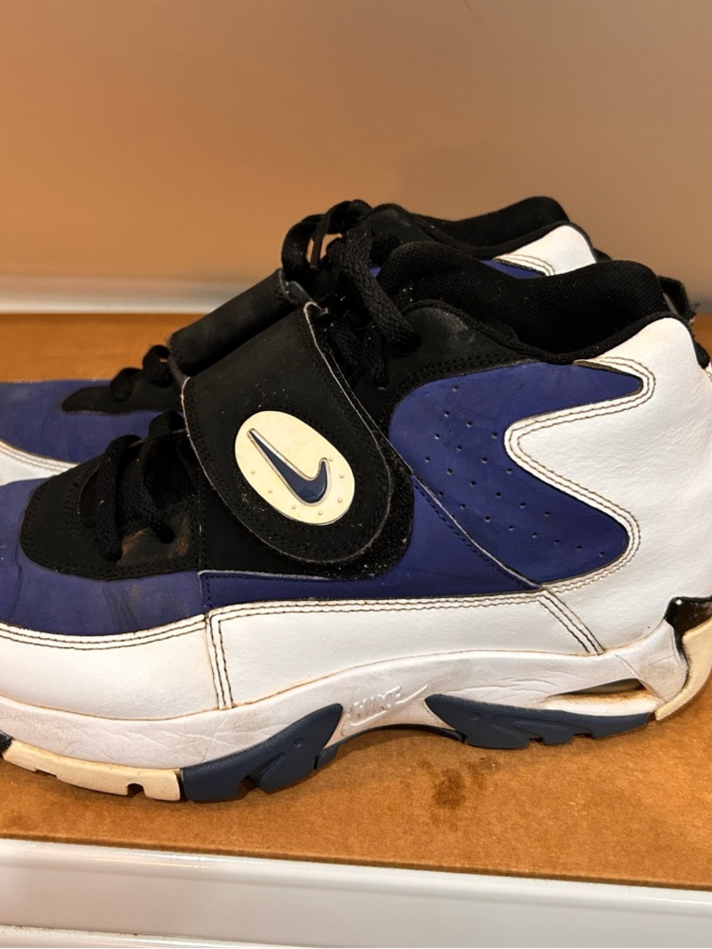 Nike Men’s Size 9.5 Air Mission True Royal Sneakers